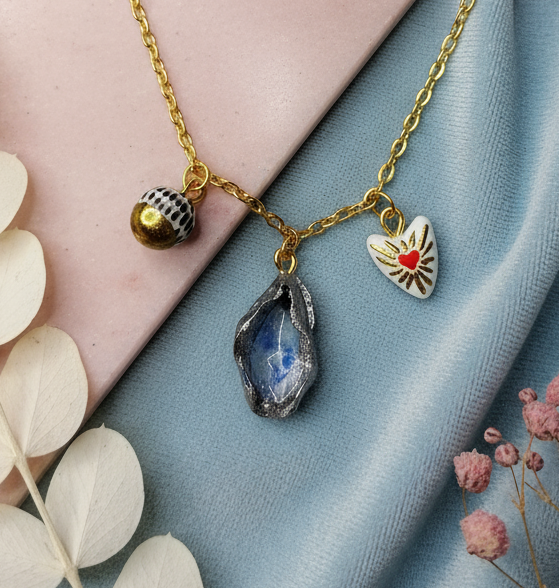 Pourquoi le Pendentif Huître Faite Main est le Cadeau de Noël Parfait - undefined