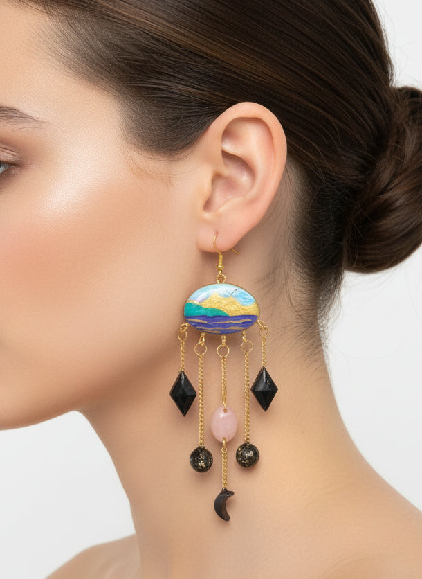 Boucles d'Oreilles Art Bohème Chic : Paysage Montagneux Peint à la Main - undefined