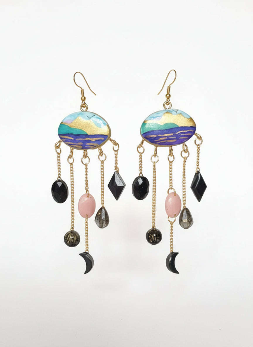 Boucles d'Oreilles Art Bohème Chic : Paysage Montagneux Peint à la Main - undefined