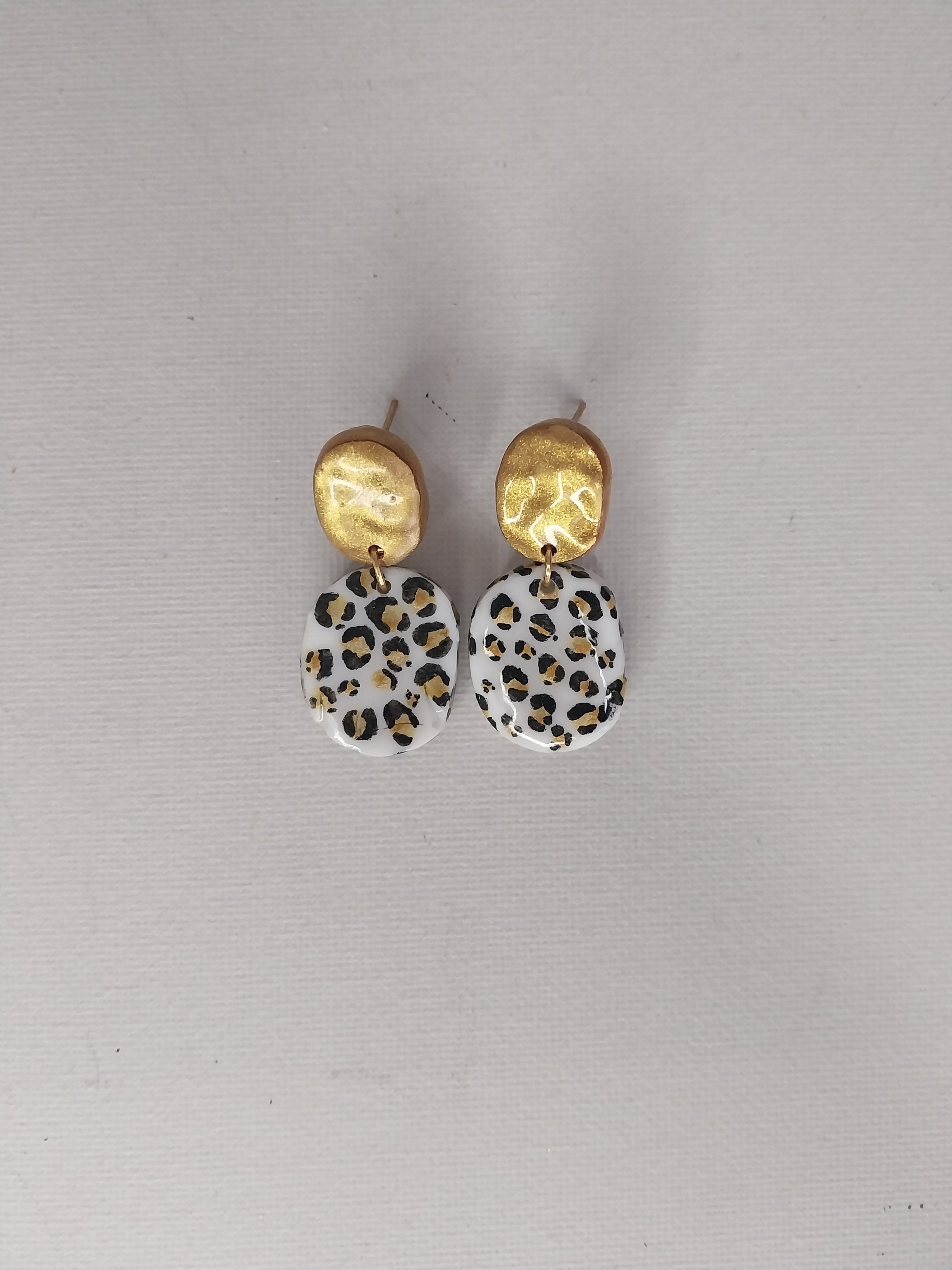 Boucles d'Oreilles Savane - Léopard et Doré | Argile polymère