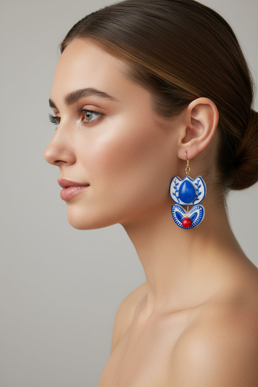 Boucles d'Oreilles florales tulipe Bleues et Blanches - Argile Polymère & Résine - Talis & co