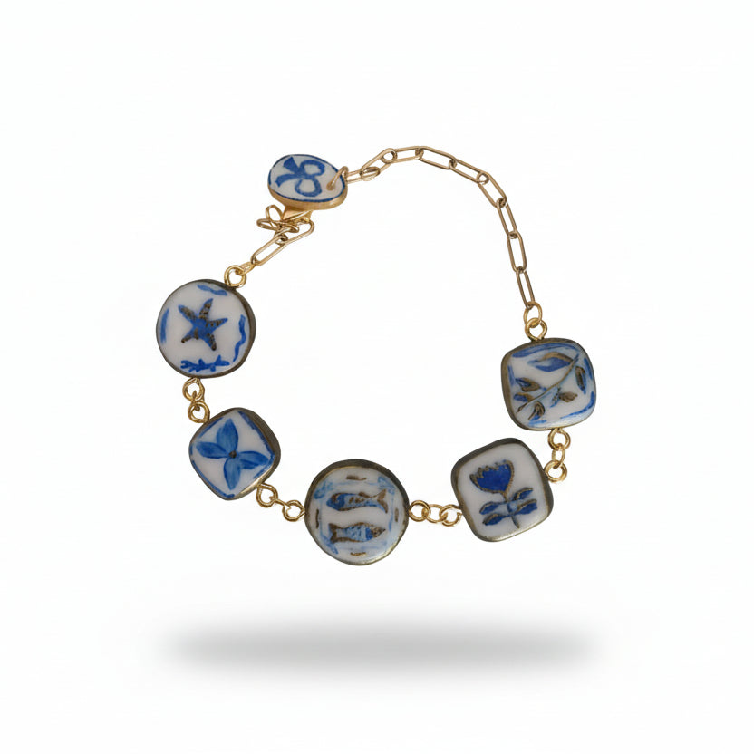 Bracelet "Odyssée Bleue" – Médaillons en Argile Polymère Peints à la Main