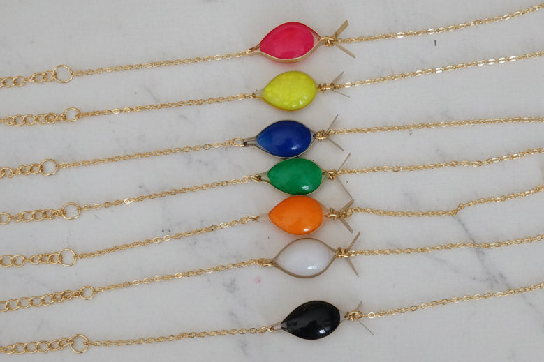 Bracelet Fin Colorée – Laiton, perle en résine & Acier Inoxydable - Talis & co