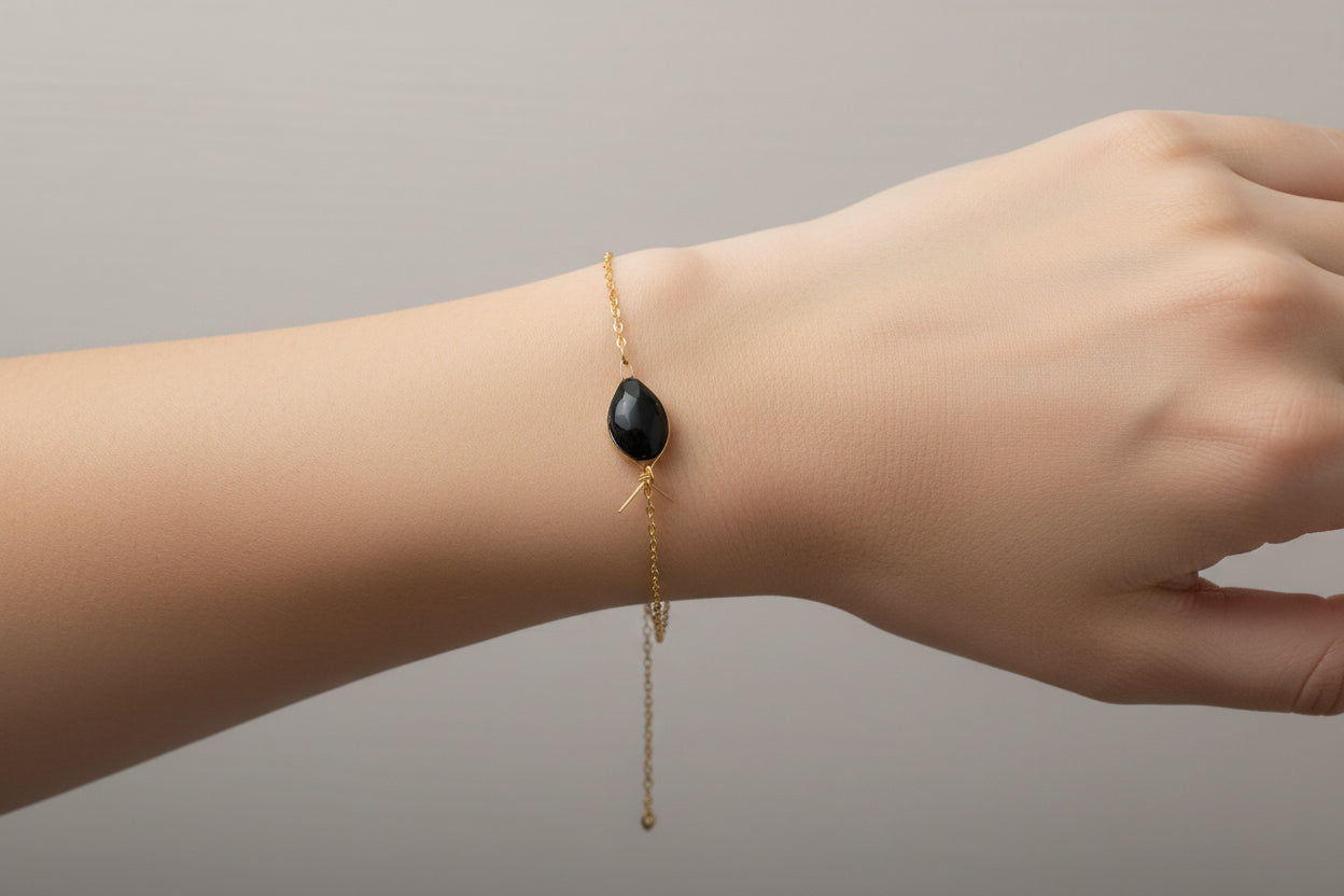 Bracelet Fin Colorée – Laiton, perle en résine & Acier Inoxydable - Talis & co