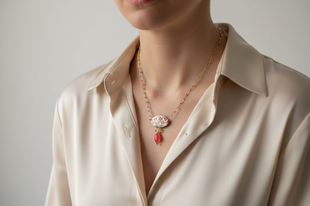 Collier Artisanal "Éclosion Florale" – Acier Inoxydable et Émail