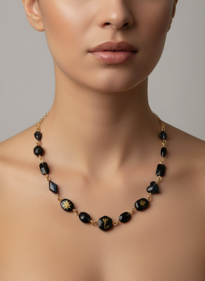 Collier Baroque Élégant en Acier inoxydable | perles noires en résine et en argile - Talis & co