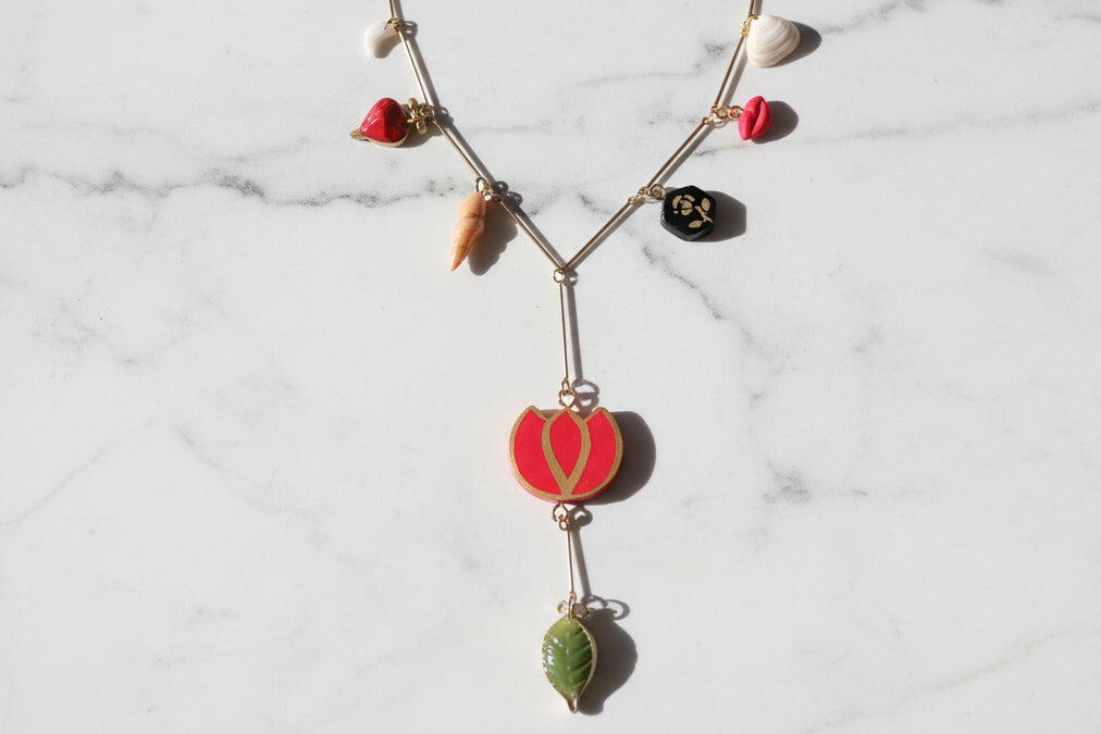 Collier "Lariat" Bohème Chic – Acier Inoxydable, Argile et Coquillages