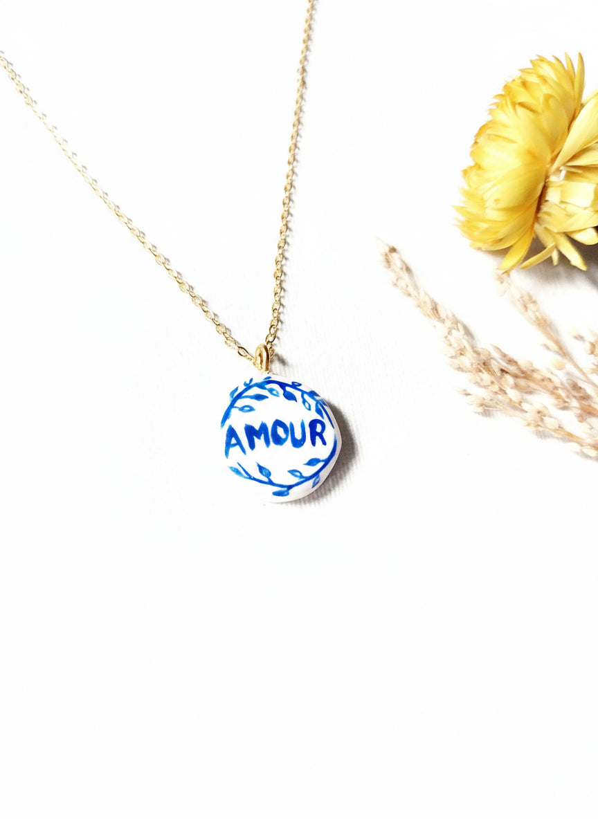 Pendentif "AMOUR" bleu Talis&co