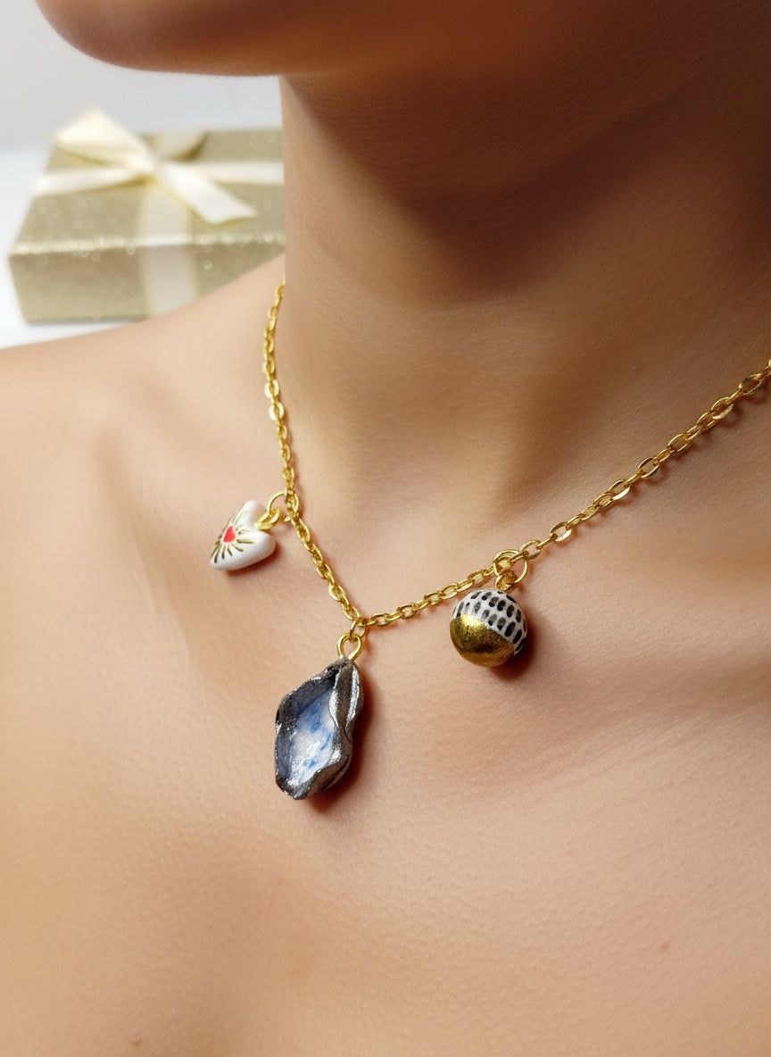 Collier Breloques Acier Inoxydable Doré et Argile Élégant