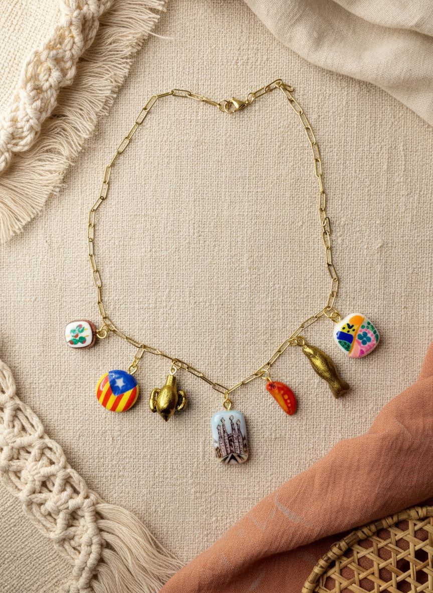 Collier personnalisé à breloques sur le thème de Barcelone