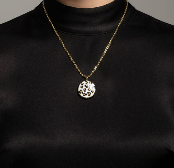 Pendentif rond motif léopard doré Talis&co