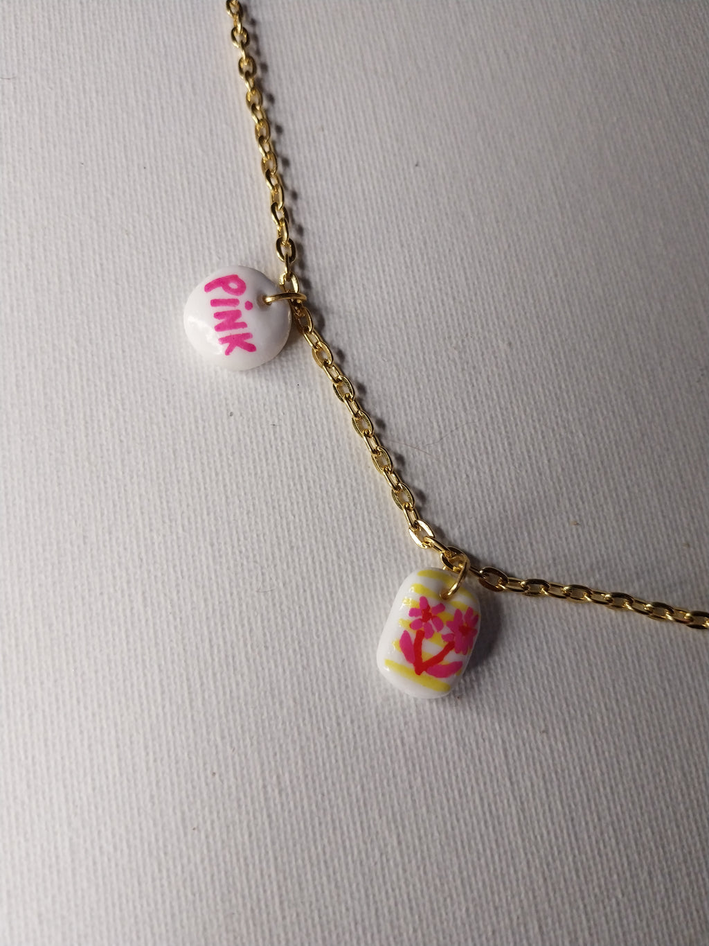 Collier à breloques roses Talis&co