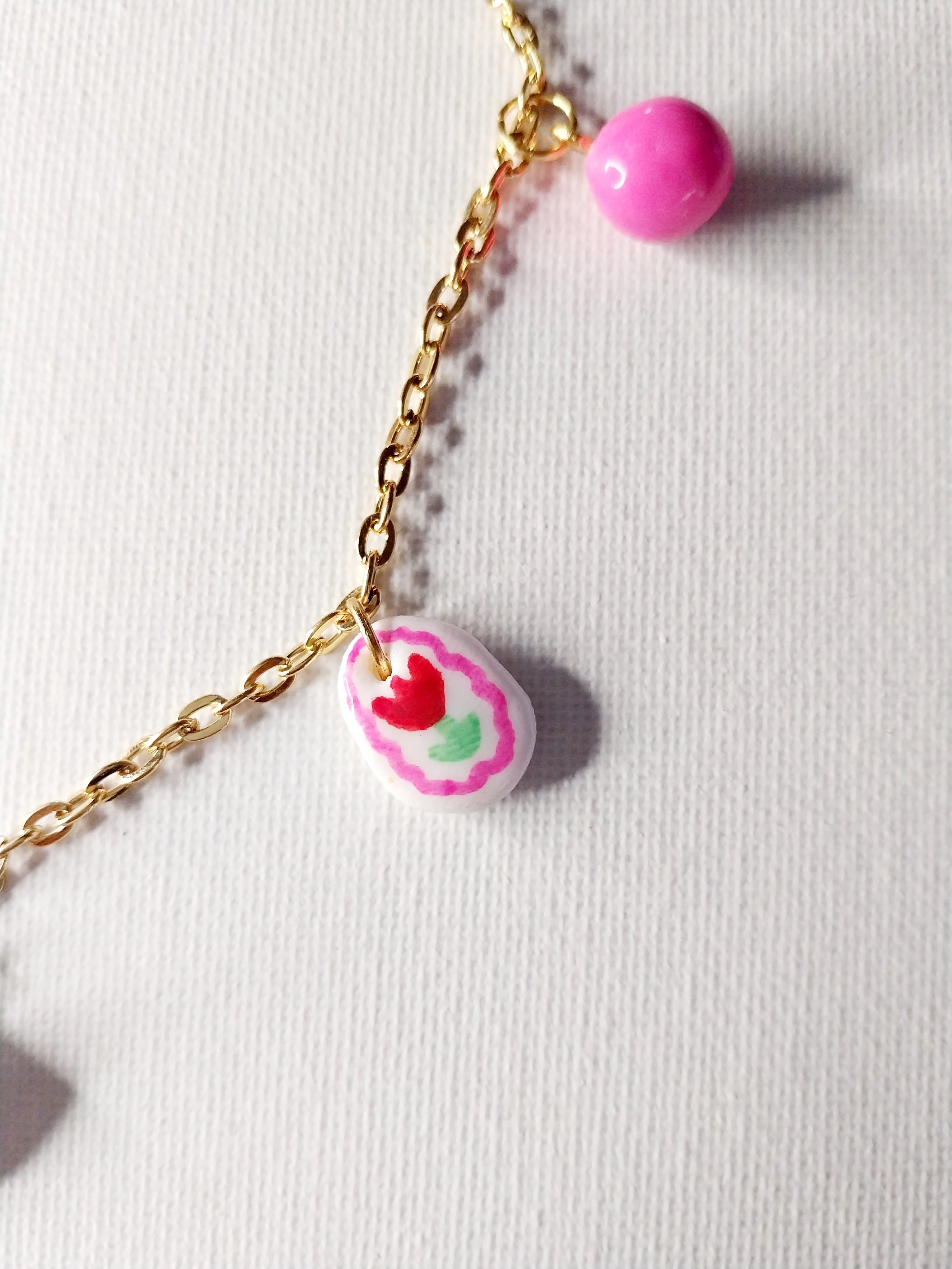 Collier à breloques roses Talis&co