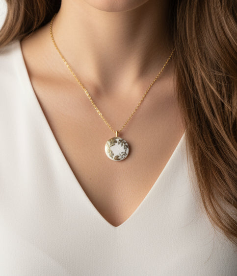 Pendentif couronne de feuilles dorées Talis&co