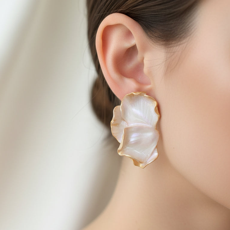 Boucles d'Oreilles Sakura - Pétales Rose et Doré | Argile polymère