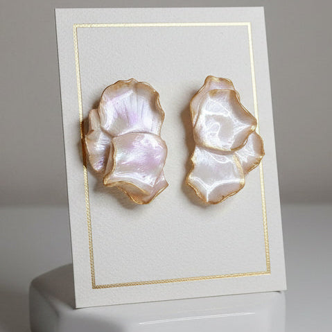 Boucles d'Oreilles Sakura - Pétales Rose et Doré | Argile polymère